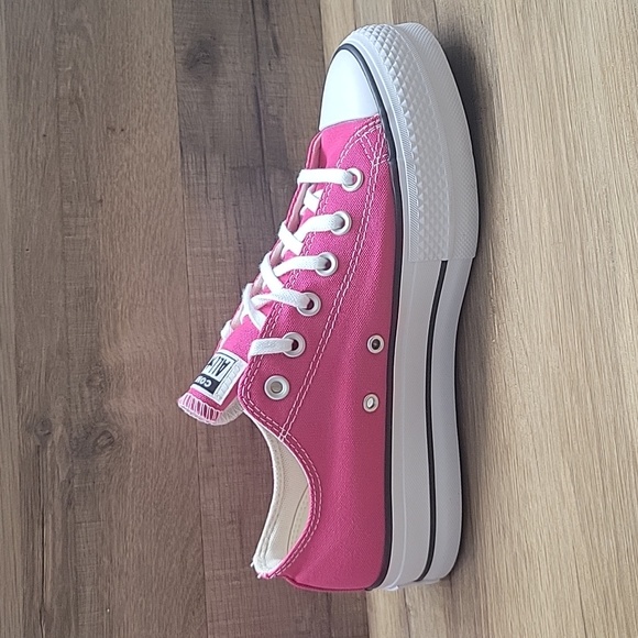 Converse shoes platform Brand new in the box. - Picture 7 of 12